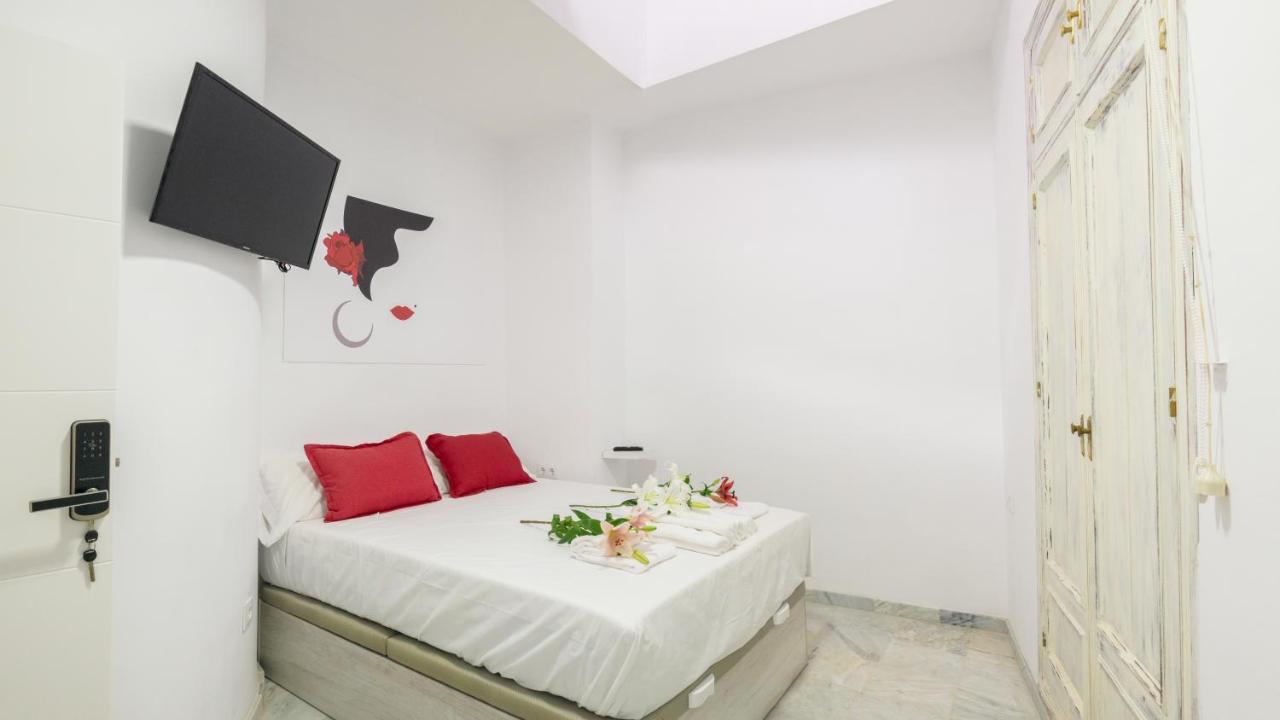 Guesthouse Room & Studio Seville La Flamenka المظهر الخارجي الصورة